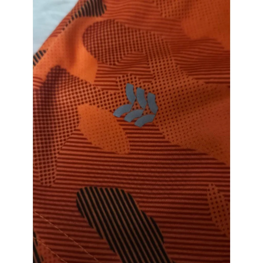 Boys All in Motion Orange Camo Athletic Shorts M